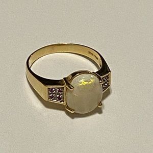 VTG 14k yellow gold ruby and opal ring EUC
